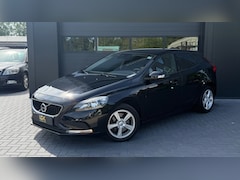 Volvo V40 - 2.0 T2 R-Design +NW APK|Airco|PDC Achter