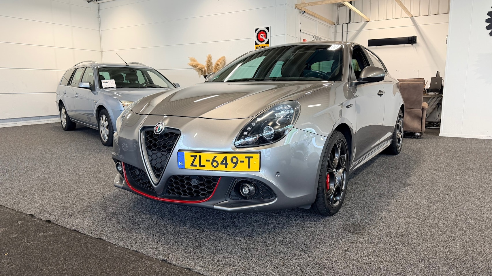 Alfa Romeo Giulietta - 1.4 Turbo MultiAir Super 1.4 Turbo MultiAir Super, Cruise Control, Airco, Nav, Leer - AutoWereld.nl