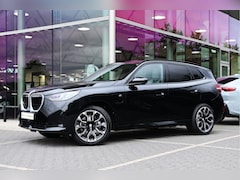 BMW X3 - 30e xDrive M Sport Automaat / Panoramadak / Trekhaak / Sportstoelen / Achteruitrijcamera /