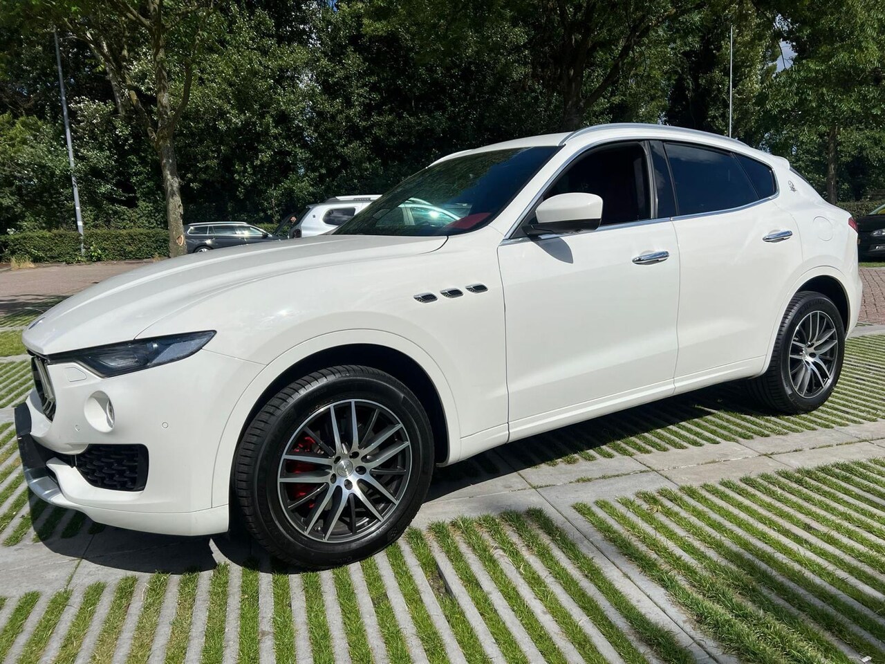 Maserati Levante - 3.0 V6 D AWD 3.0 V6 D AWD - AutoWereld.nl