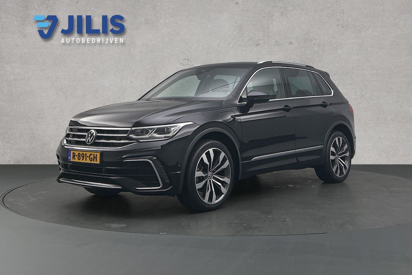 Volkswagen Tiguan - 1.4 TSI eHybrid R-Line Business+ | Org. NL | Trekhaak wegklapbaar | Camera - AutoWereld.nl