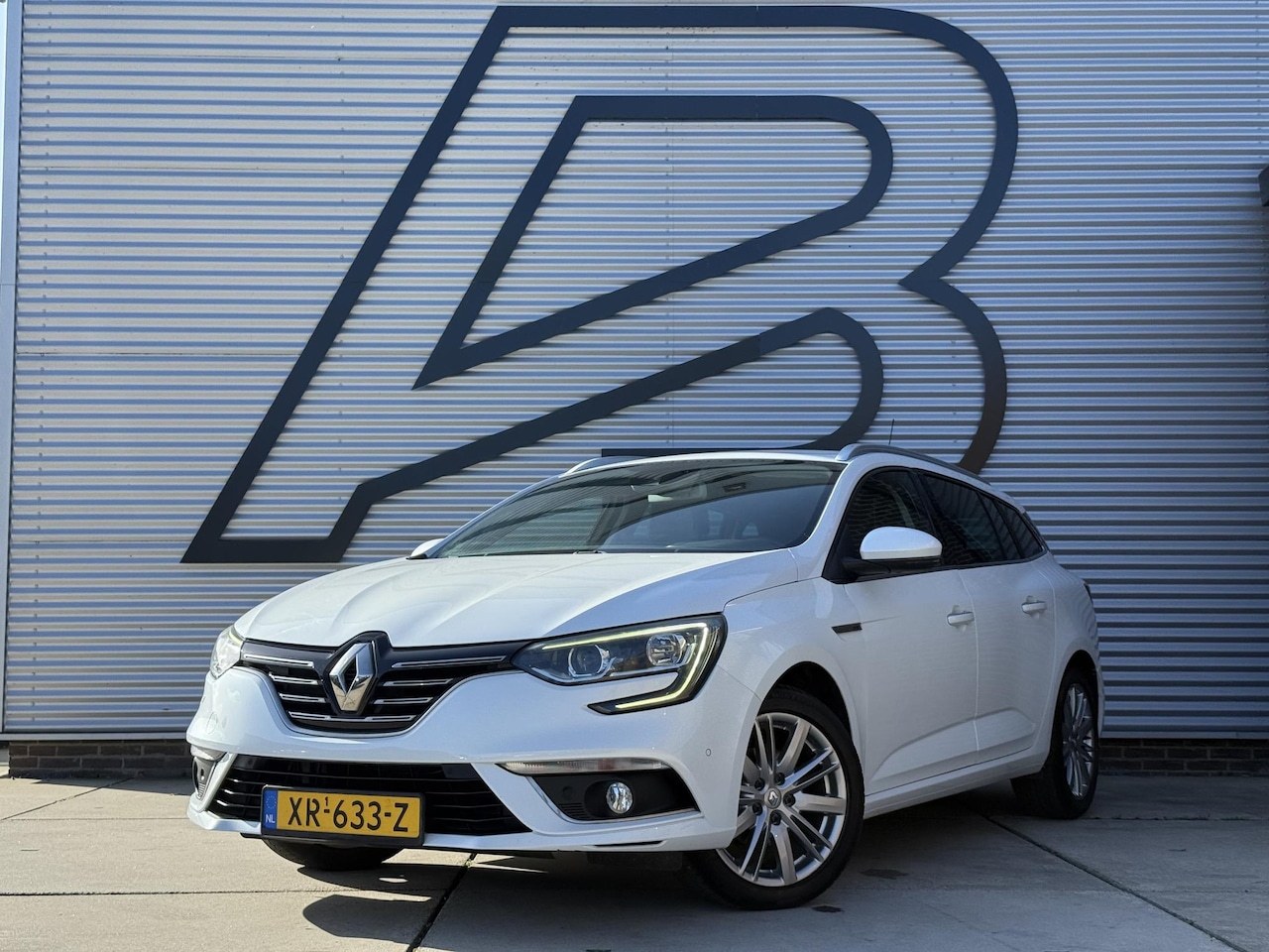 Renault Mégane Estate - 1.3 TCe Bose Navi|Camera|Trekhaak|Bose Sound|Dealer Onderhouden|APK tot 04-2027 - AutoWereld.nl