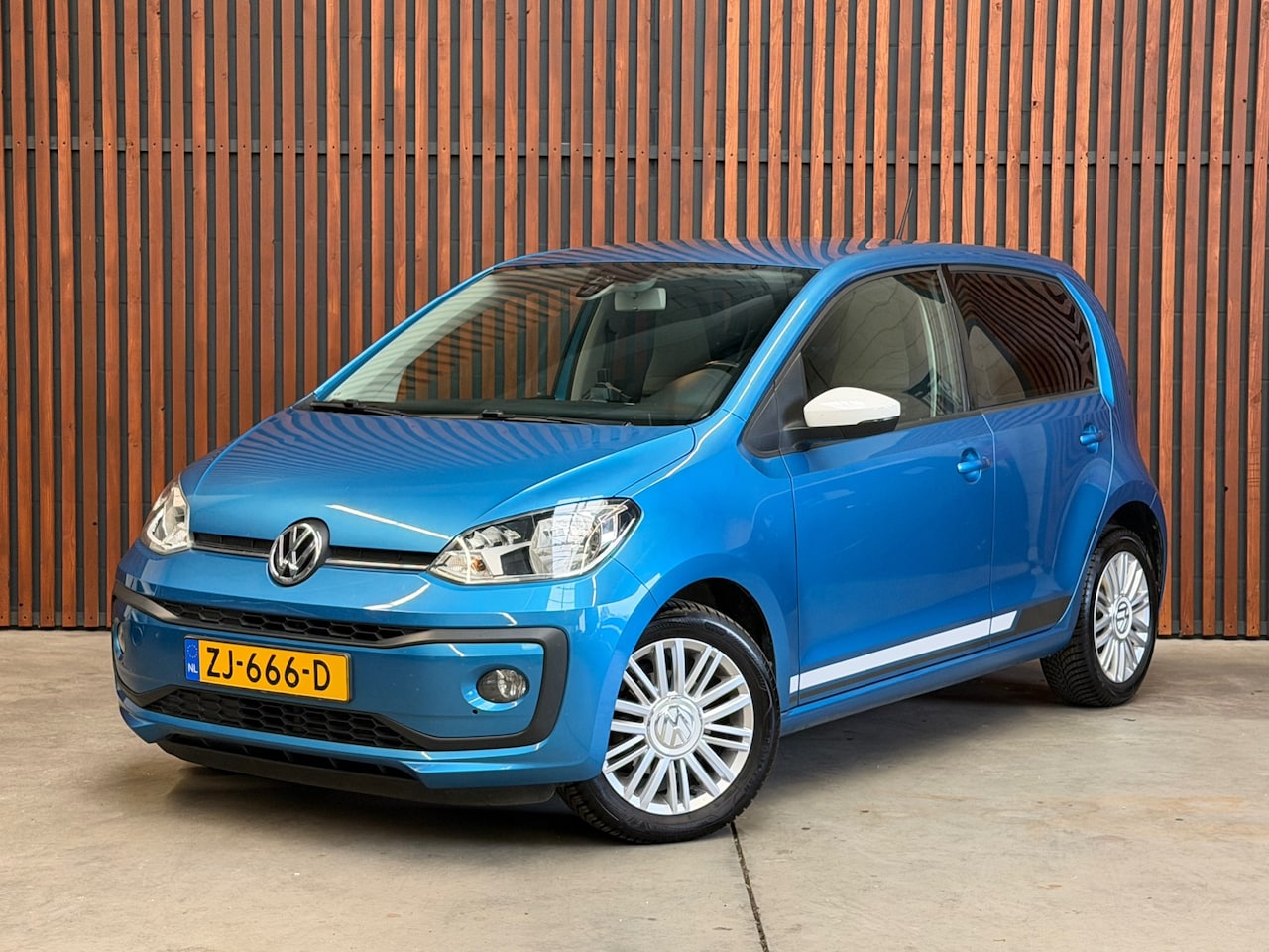 Volkswagen Up! - 1.0 BMT move up! Airco-Stoelverw.-Cruise-Camera-Pdc-NL auto-NAP - AutoWereld.nl