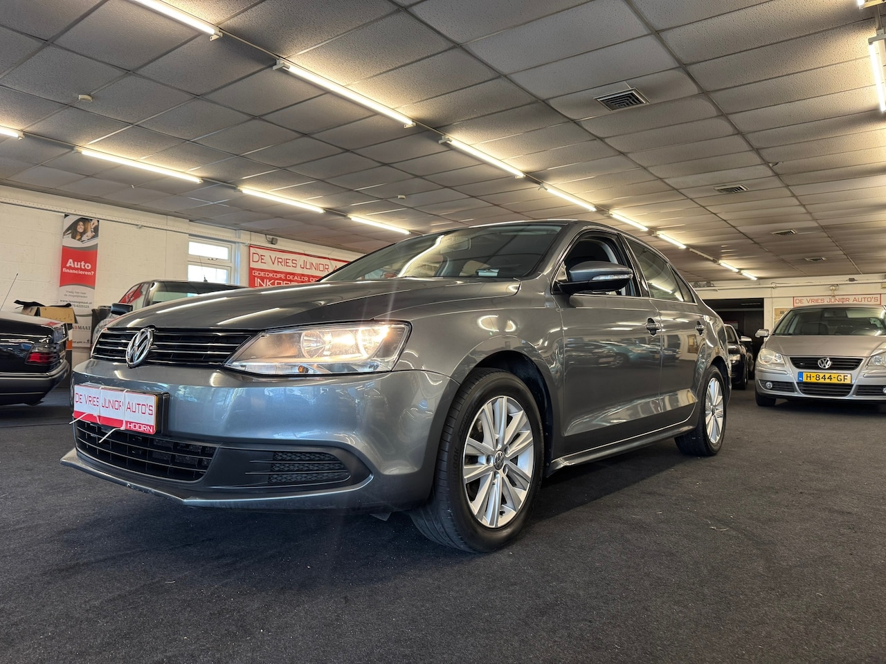 Volkswagen Jetta - 1.2 TSI Comfortline. Netjes onderhouden, cruise control, trekhaak en meer! - AutoWereld.nl