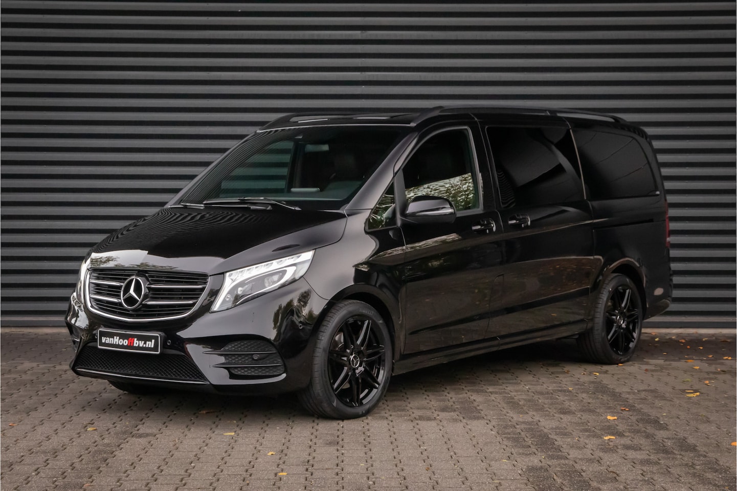 Mercedes-Benz V-klasse - 220d Lang DC AMG-Line 19'' Night pakket - AutoWereld.nl