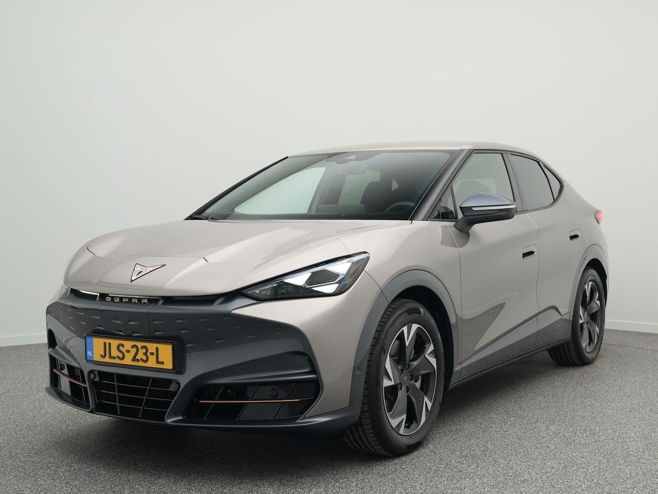CUPRA Tavascan - Business 82 kWh | SoH 100% | Trekhaak | Adaptieve cruise | Achteruitrijcamera | Verwarmd s - AutoWereld.nl