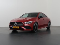 Mercedes-Benz CLA-Klasse - 180 AMG Line | Panoramadak | Night | Sfeerverlichting | Keyless | Achteruitrijcamera | Sto