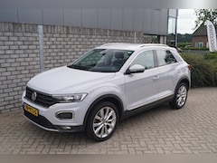 Volkswagen T-Roc - 1.5 TSI Sport Adoptieve Cruise Beats Audio Digital Cockpit Trekhaak Stoelverwarming Lane A