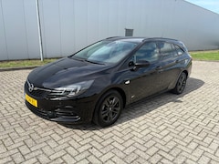 Opel Astra Sports Tourer - 1.2 Design & Tech , Climaat control, Parkeersensoren voor en achter en Navigatiesysteem