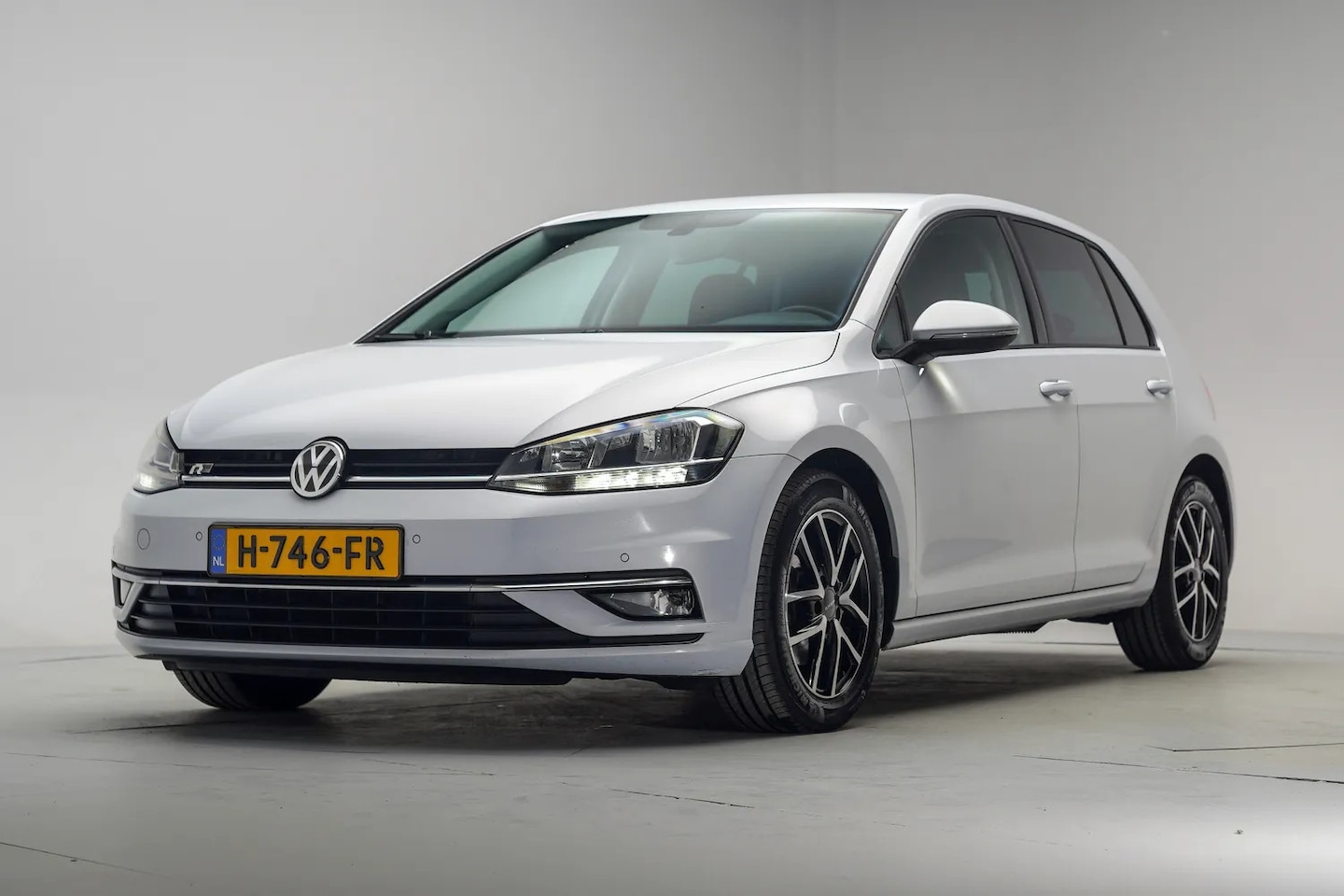 Volkswagen Golf - 1.5 TSI Highline Business Aut. [ Adapt.cruise Navi PDC Leder Stoelverwarming Clima ] - AutoWereld.nl