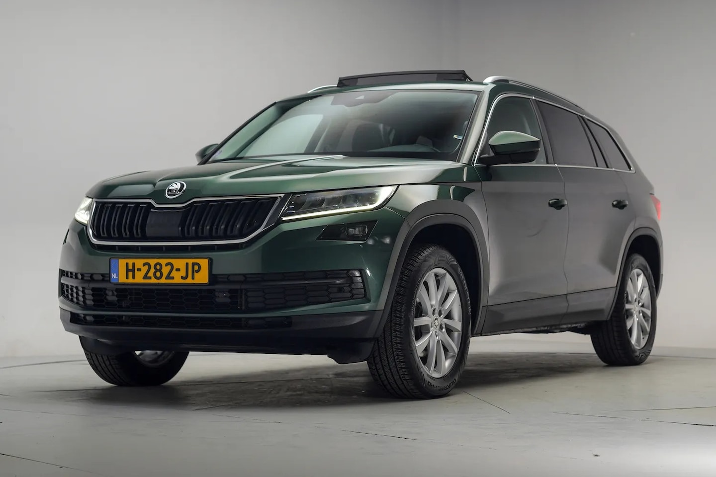 Skoda Kodiaq - 1.5 TSI Business Edition [ Panorama Trekhaak Navi Apple/Android Camera ] - AutoWereld.nl