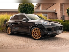 Porsche Cayenne - 3.0 S E-Hybrid 416 PK Adaptive Sport Chrono Trekhaak Luchtvering 360 Camera