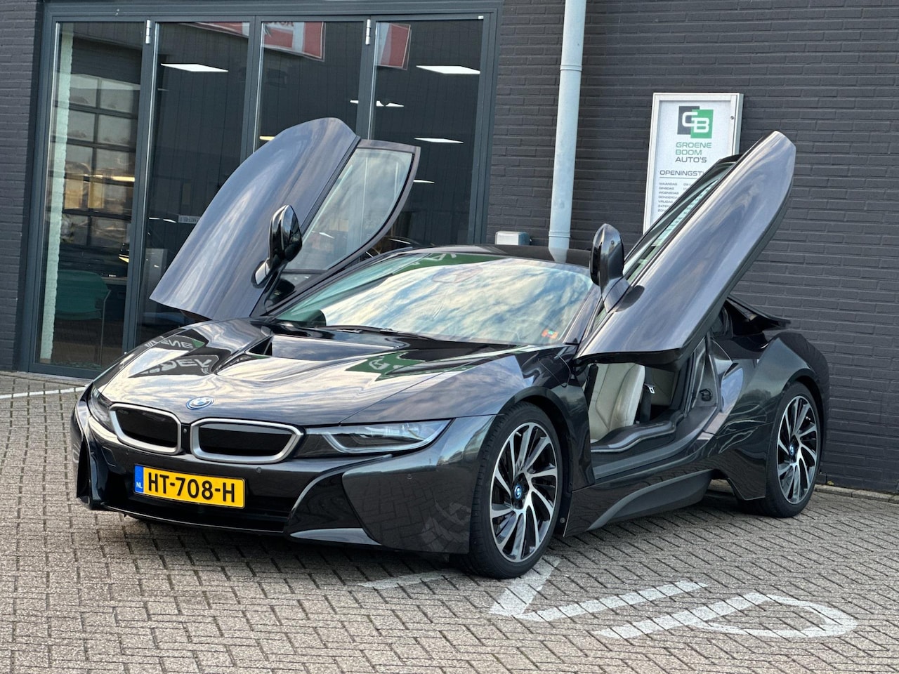 BMW i8 - 1.5/LEDER/NAVI/CAMERA/DELERONDERHOUDEN/NL-AUTO NAP!! - AutoWereld.nl