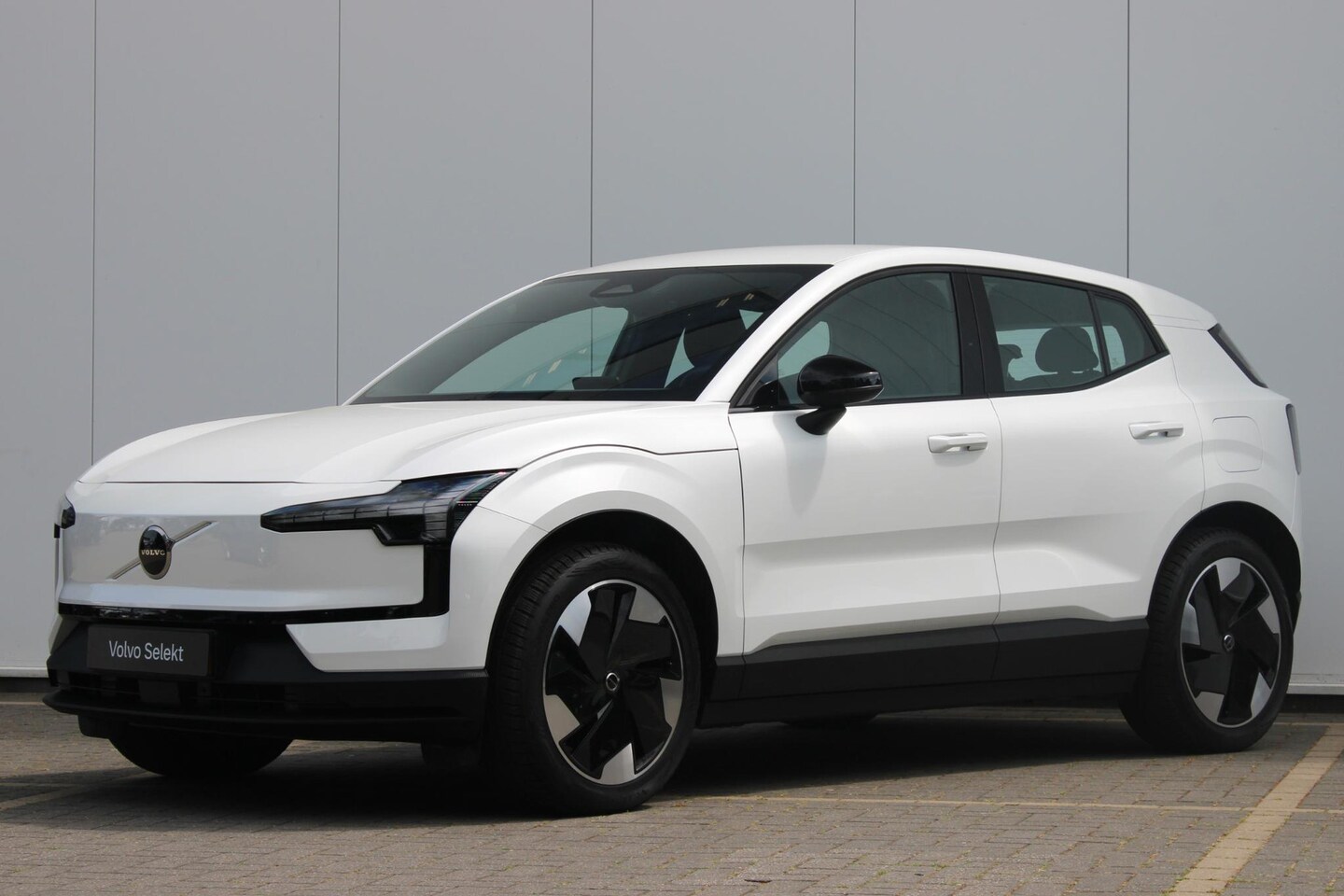 Volvo EX30 - Single Motor Extended Range Plus 69 kWh | Elektrisch verstelbare en verwarmbare voorstoele - AutoWereld.nl