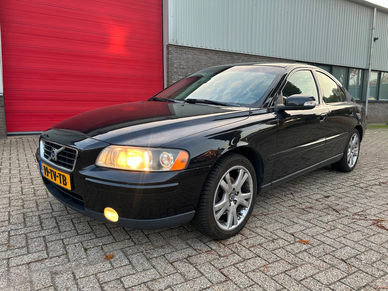 Volvo S60 - 2.4 Momentum Vol Leder. trekhaak. cruise control. - AutoWereld.nl