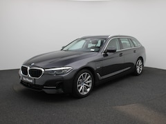 BMW 5-serie Touring - 530e xDrive Executive AUTOMAAT | ADAPTIEVE CRUISE | LEDER | NAVIGATIE | ELEKTRISCHE KOFFER