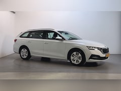 Skoda Octavia Combi - 1.0 e-TSI DSG Business Edition Navigatie App-Connect DAB+ Parkeersensoren