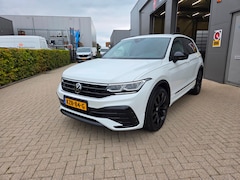 Volkswagen Tiguan - 1.4 TSI eHybrid R-Line Business+ Leer|Trekhaak|Head-up|Rijklaar incl 1 jaar garantie