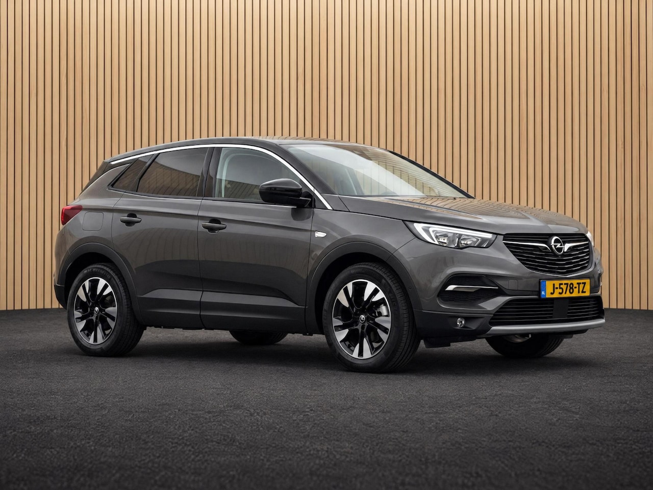 Opel Grandland X - 1.2T Innovation Automaat | Camera/Trekhaak/AGR-Stoelen/Navi - AutoWereld.nl