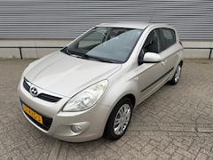 Hyundai i20 - i20 1.2i DynamicVersion | NAP | Lage Kilometerstand | Slechts 3 Eigenaren | Zuinig & Betro