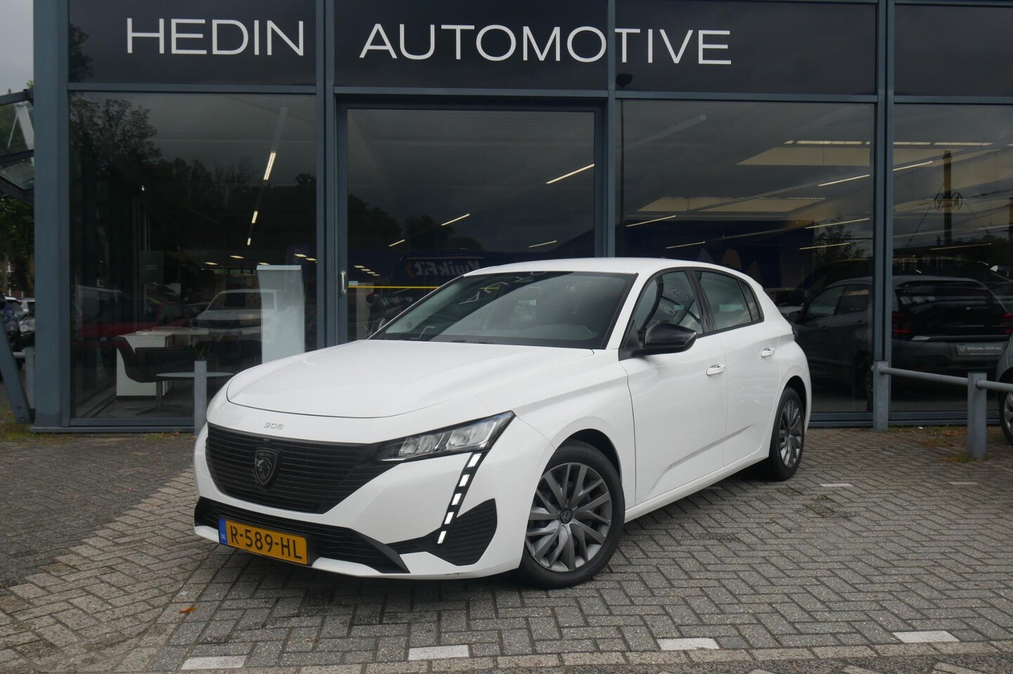 Peugeot 308 - 1.2 Turbo 110PK Active Pack Business | Navigatie | Climate Control | Digital Cockpit | App - AutoWereld.nl