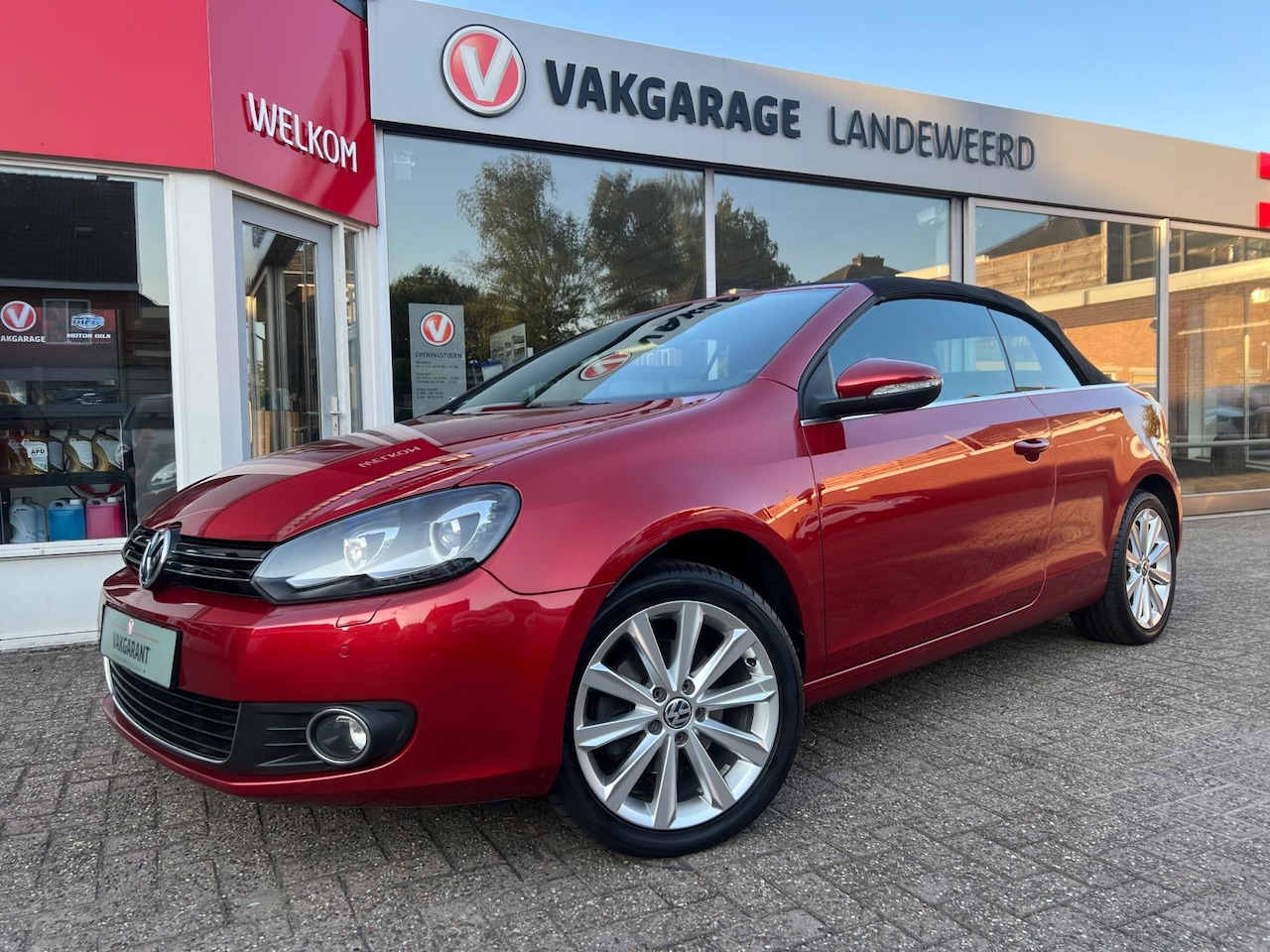 Volkswagen Golf Cabriolet - 1.2 TSI BlueMotion 1.2 TSI BlueMotion, LEDER, NAVI, 1e EIG, RIJKLAAR - AutoWereld.nl