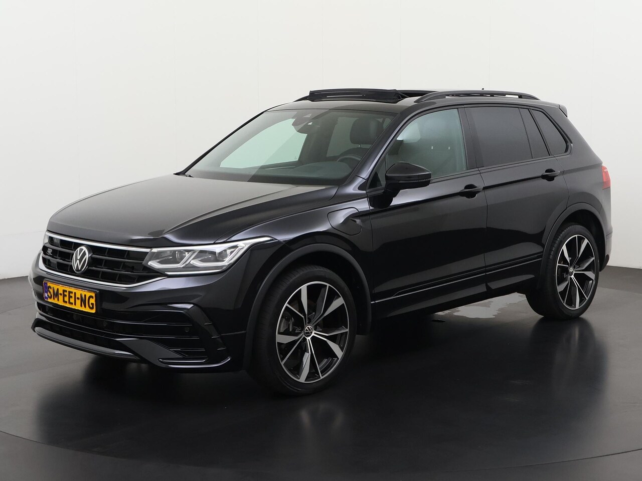 Volkswagen Tiguan - 1.4 TSI eHybrid R-Line | All-in 843,- Private Lease | Direct uit voorraad - AutoWereld.nl