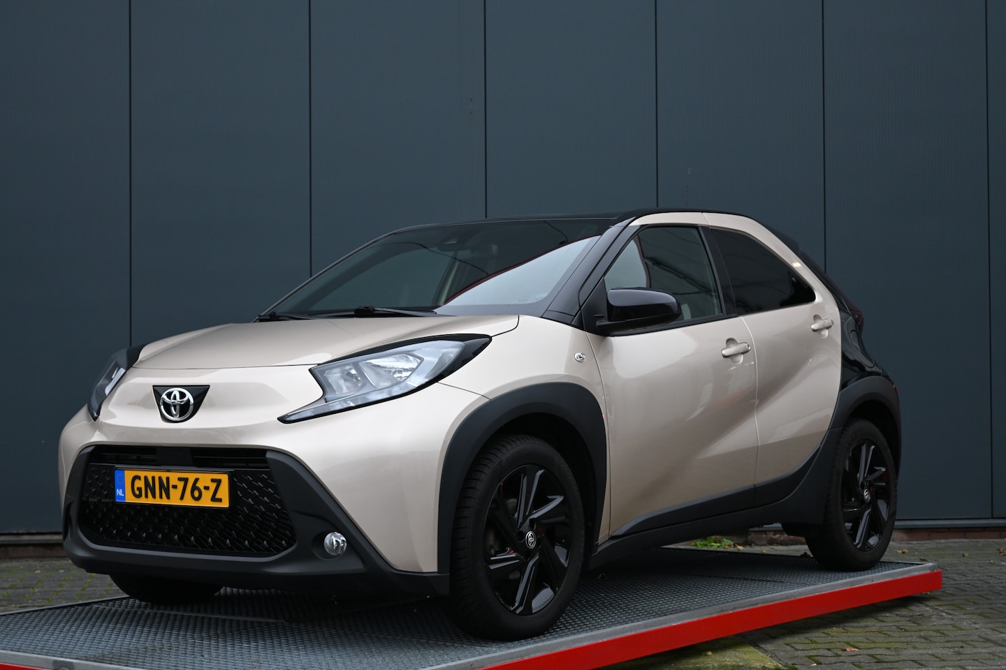 Toyota Aygo X - 1.0 VVT-i S-CVT first automaat carplay cruise camera stoelverwarming - AutoWereld.nl