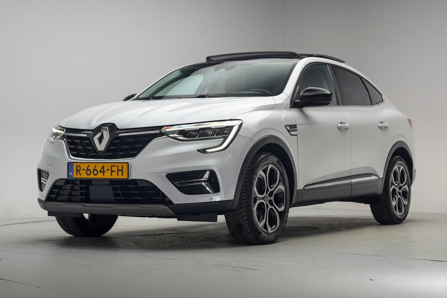 Renault Arkana - 1.6 E-Tech Hybrid 145 Intens [ Panorama Navi Apple/Android Adapt.cruise Camera ] - AutoWereld.nl