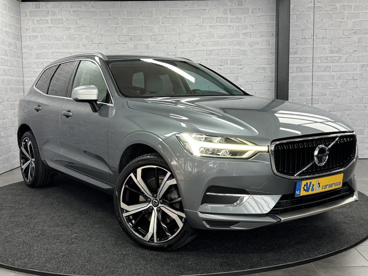Volvo XC60 - 2.0 D4 AWD Inscription Trekhaak H/K Keyless 360Camera - AutoWereld.nl