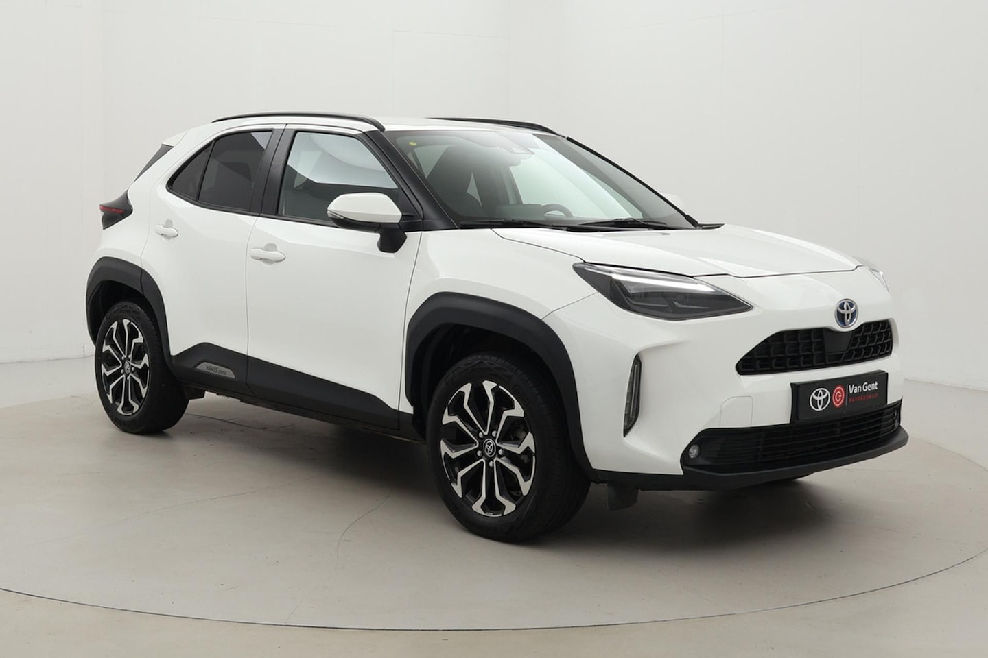 Toyota Yaris Cross - 1.5 Hybrid Dynamic | Trekhaak | Apple Carplay / Android Auto | Adaptive Cruise | Full LED - AutoWereld.nl