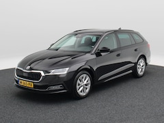Skoda Octavia Combi - 1.5 TSi 150 Pk First Edition | Stoelverwarming | Camera | Cruise Control | Navigatie | Car