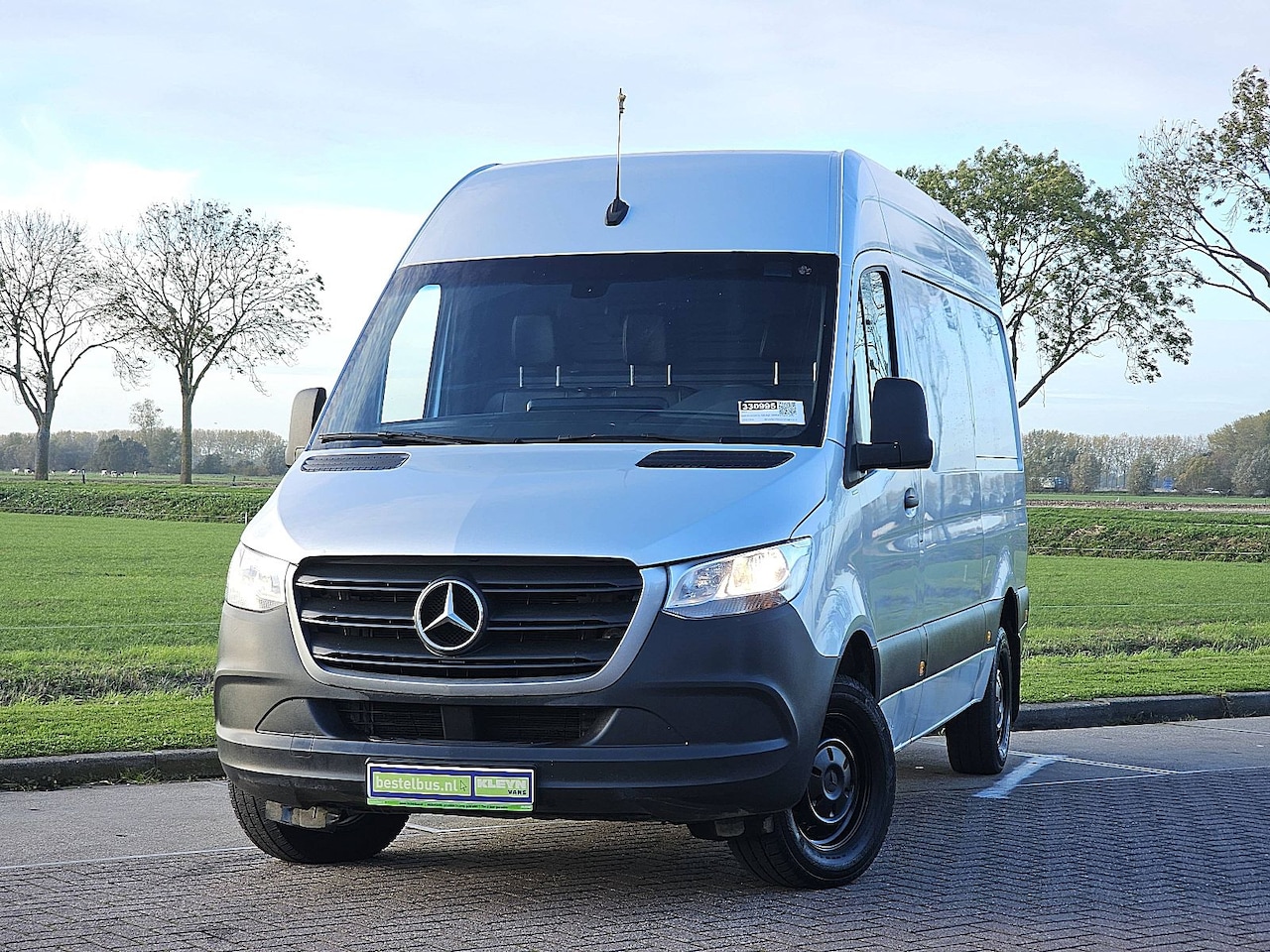 Mercedes-Benz Sprinter - 315 L2H2 RWD Mbux Euro6 - AutoWereld.nl