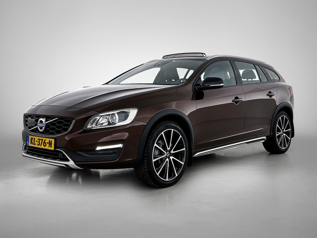 Volvo V60 Cross Country - 2.0 T5 Summum | Camera | Pano | Memory | Stuurverwarming | Adaptive Cruise | - AutoWereld.nl