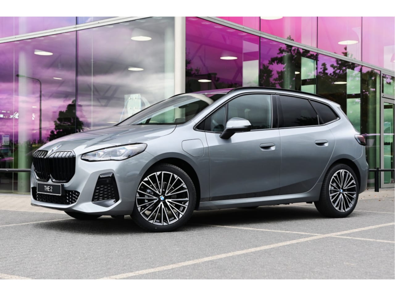 BMW 2-serie Active Tourer - 225e xDrive High Executive M Sport Automaat / Panoramadak / Trekhaak / Sportstoelen / M Ad - AutoWereld.nl