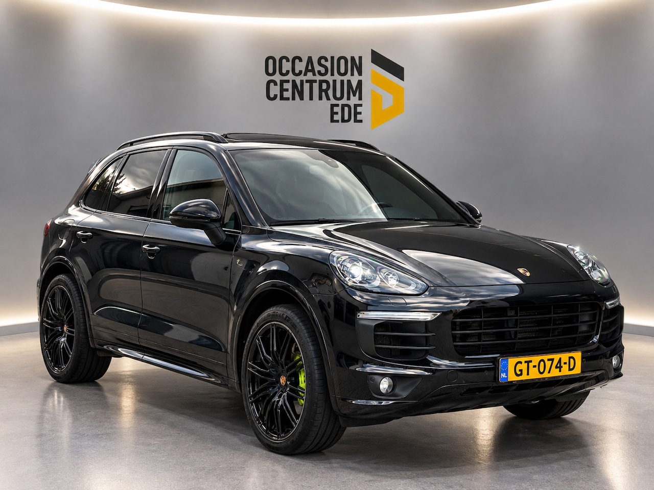 Porsche Cayenne - 3.0 S E-Hybrid Pano | Orig. NL | Chrono | Luchtvering | - AutoWereld.nl