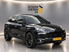 Porsche Cayenne - 3.0 S E-Hybrid Pano | NAP | Chrono | Luchtvering |