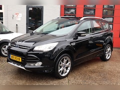 Ford Kuga - 1.5 Titanium Styling Pack, PANO, NAVI, PDC , LEDER