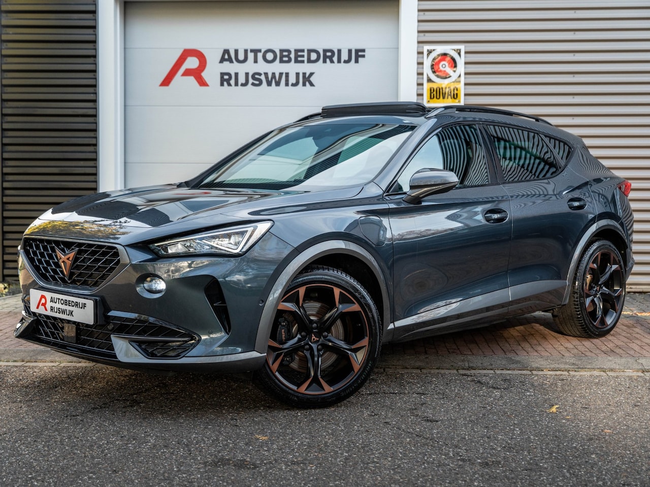 CUPRA Formentor - 1.4 e-Hybrid VZ Copper Edition Pano/Schaalstoelen/Camera - AutoWereld.nl