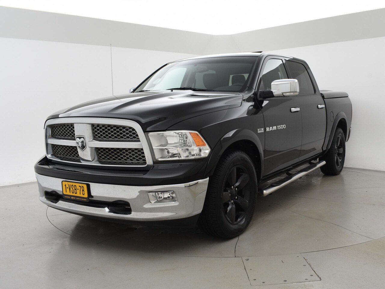 Dodge Ram 1500 - 5.7 V8 HEMI 4X4 LPG LARAMIE + STOELVENTILATIE | SCHUIFDAK | STUURVERW. | ALPINE AUDIO - AutoWereld.nl