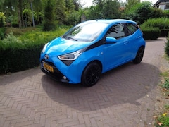 Toyota Aygo - 1.0 VVT-i x-play, rijklaarprijs bij specialist