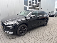 Audi Q8 - 55 TFSI quattro Pro Line S 340PK | Trekhaak | Panoramadak | Stoelventilatie&Massage | Carb
