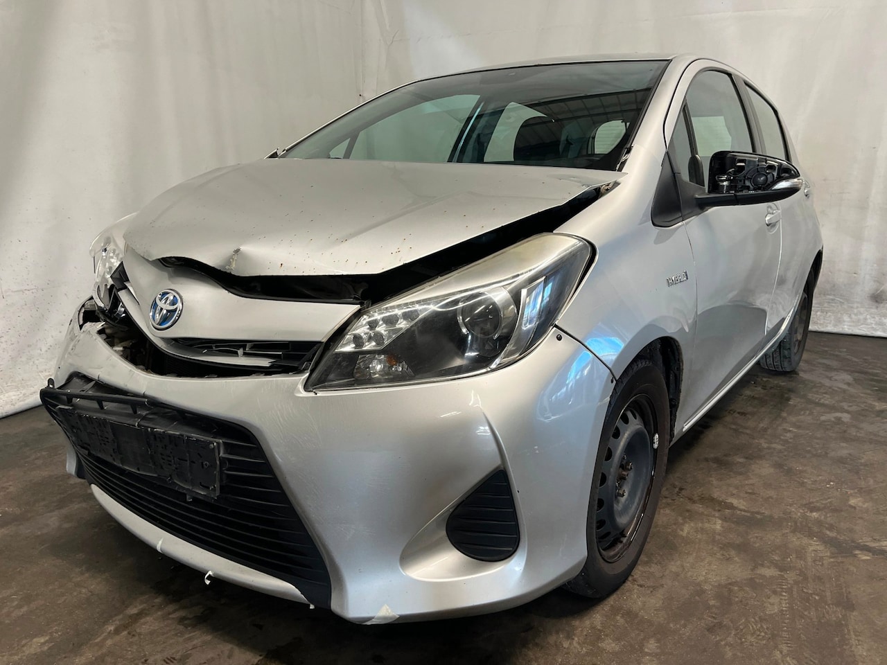 Toyota Yaris - 1.5 Full Hybrid Comfort - Front-schade - AutoWereld.nl