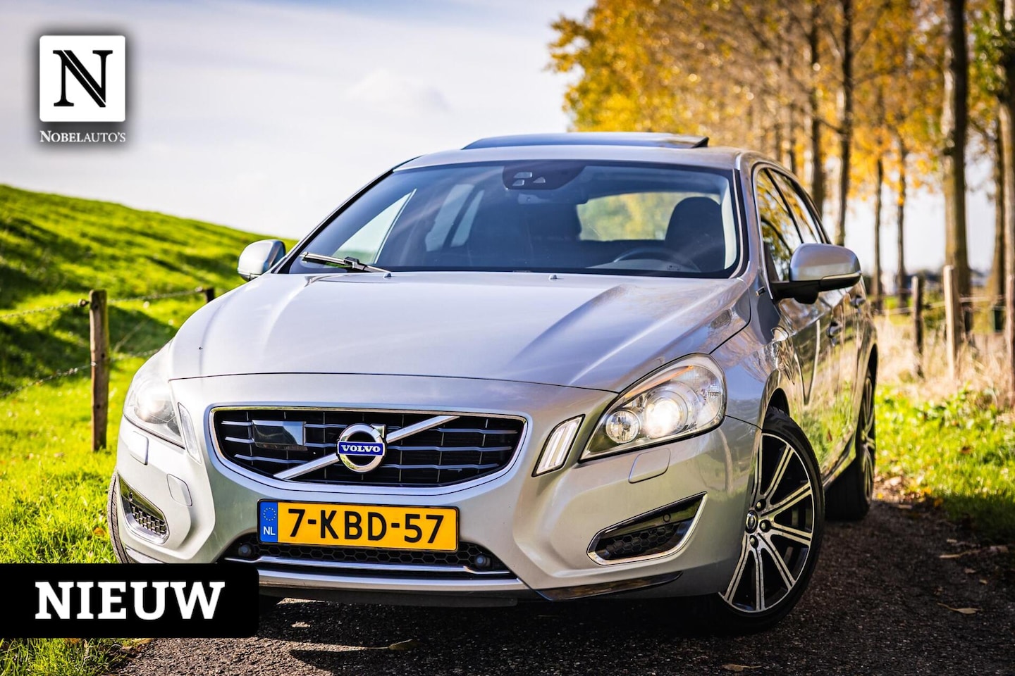 Volvo V60 - 2.4 D6 AWD Plug-In Hybrid Pure Limited |Nap |Pano - AutoWereld.nl
