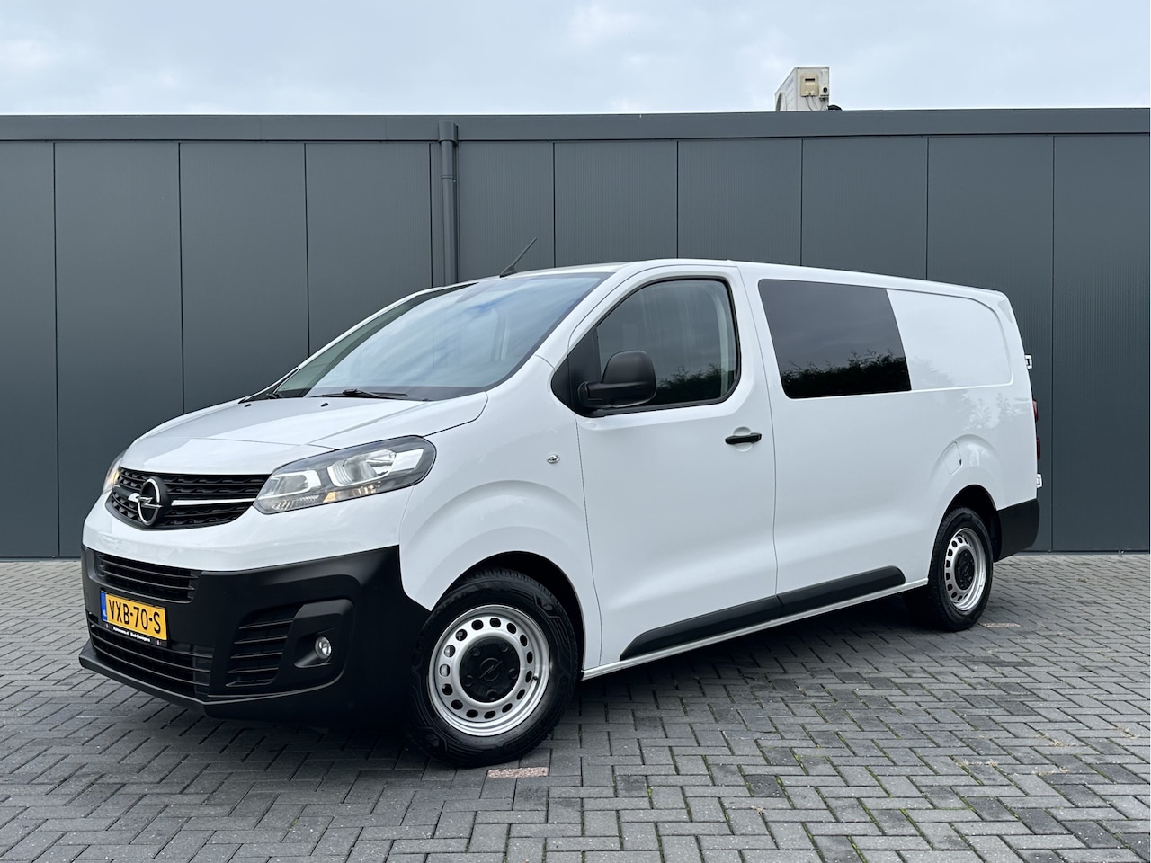 Opel Vivaro - 2.0 CDTI 145 PK / L3H1 / 6-PERS DUBBELE CABINE / TREKHAAK / CRUISE / 1e EIG. / AIRCO / APP - AutoWereld.nl