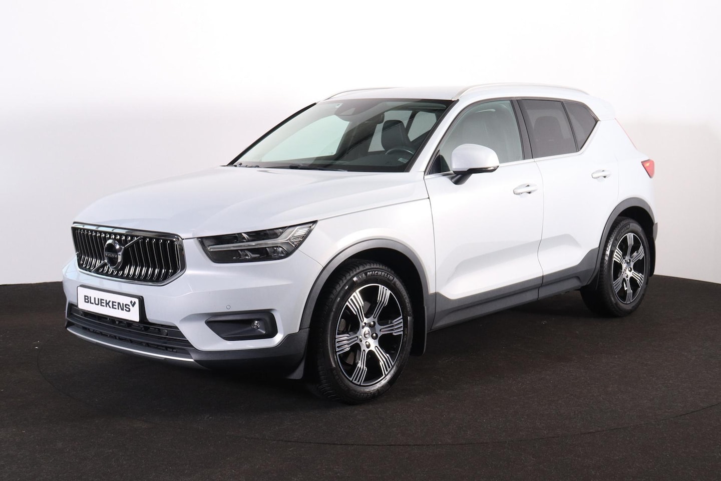 Volvo XC40 - T4 AWD Inscription - IntelliSafe Assist & Surround - DAB - Leder - Verwarmbare voorstoelen - AutoWereld.nl