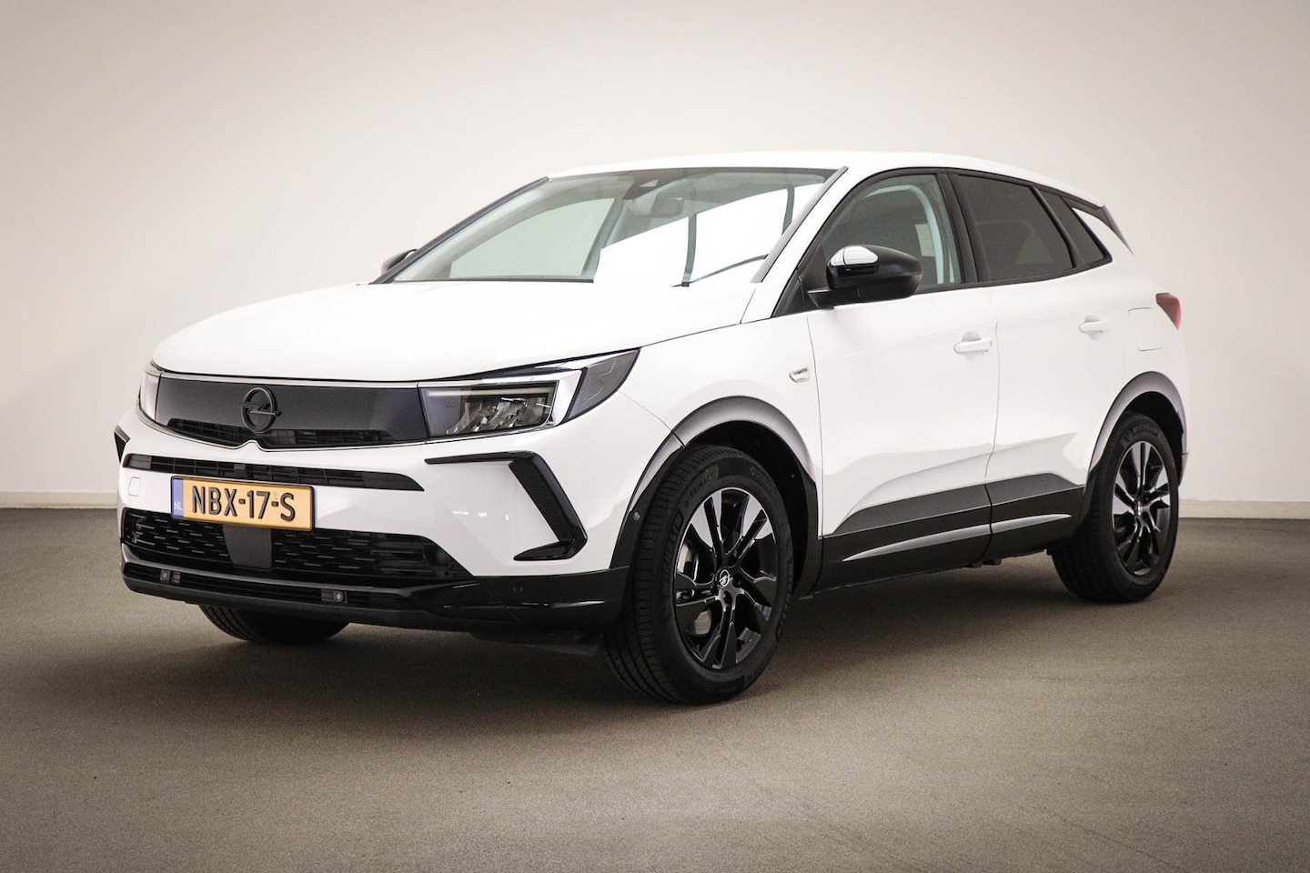 Opel Grandland - 1.6 Turbo Plug-In Hybrid GS Line | STUURVERWARMING | CLIMA | DAB | APPLE | CAMERA - AutoWereld.nl