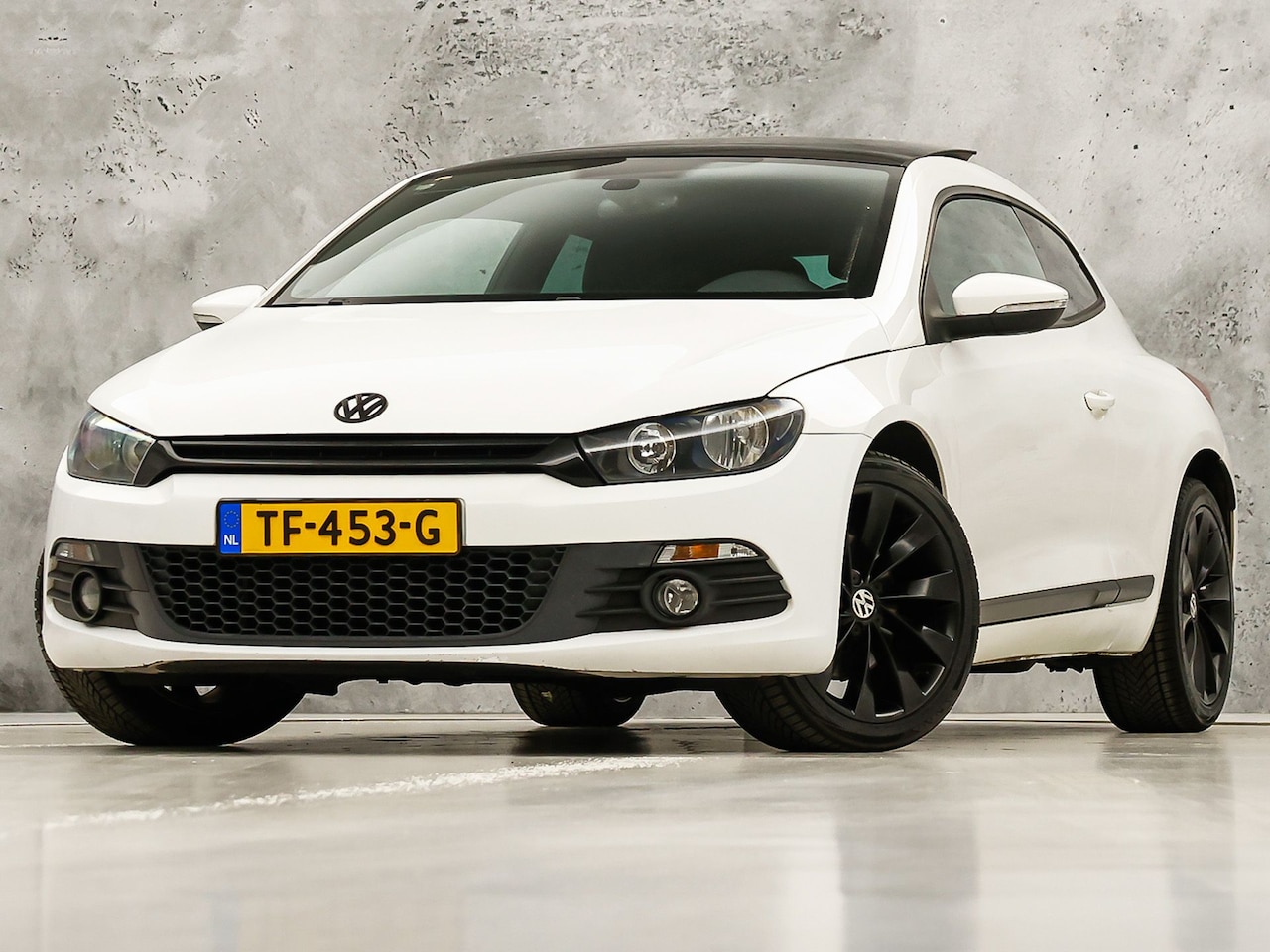 Volkswagen Scirocco - 1.4 TSI Highline Plus 160Pk (PANORAMADAK, SCHERM, BLUETOOTH, GETINT GLAS, SPORTSTOELEN, PA - AutoWereld.nl