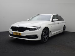 BMW 5-serie Touring - 520i High Executive 2018 | Navigatie | Stoel & Stuurverwarming | Achteruitrij Camera | Ele