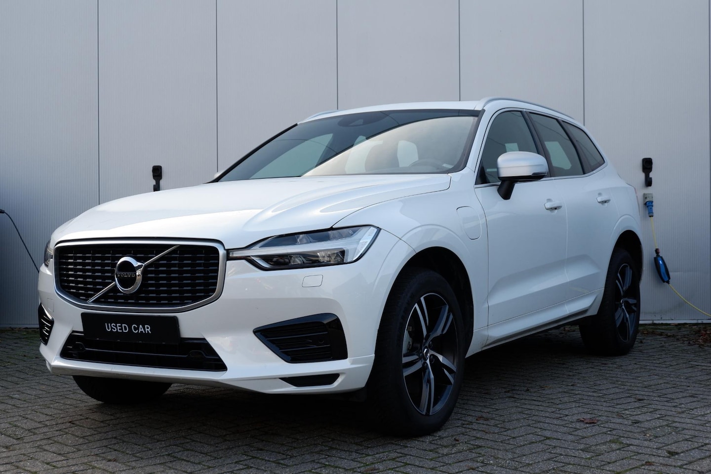 Volvo XC60 - 2.0 T8 Twin Engine AWD R-Design 2.0 T8 Twin Engine AWD R-Design - AutoWereld.nl